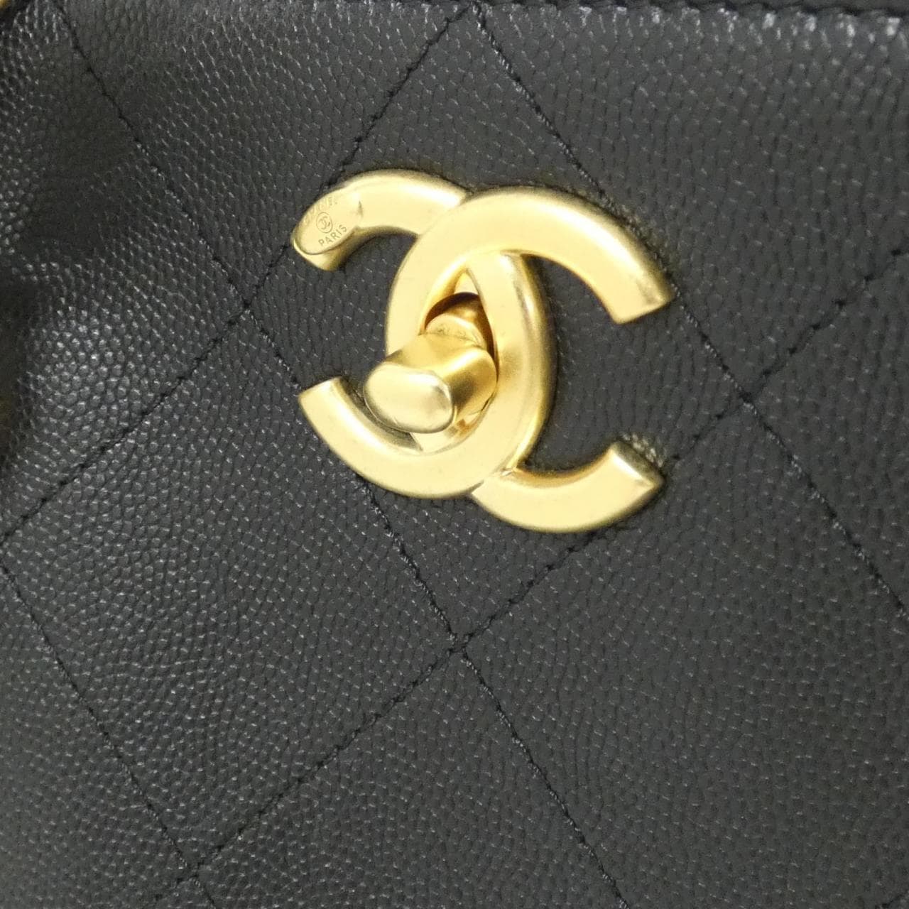 CHANEL AS5746 Shoulder Grained Calfskin 4