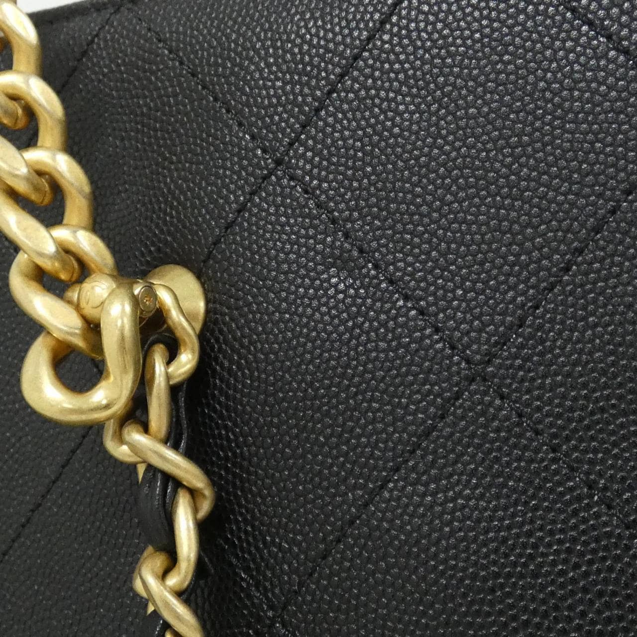 CHANEL AS5746 Shoulder Grained Calfskin 5