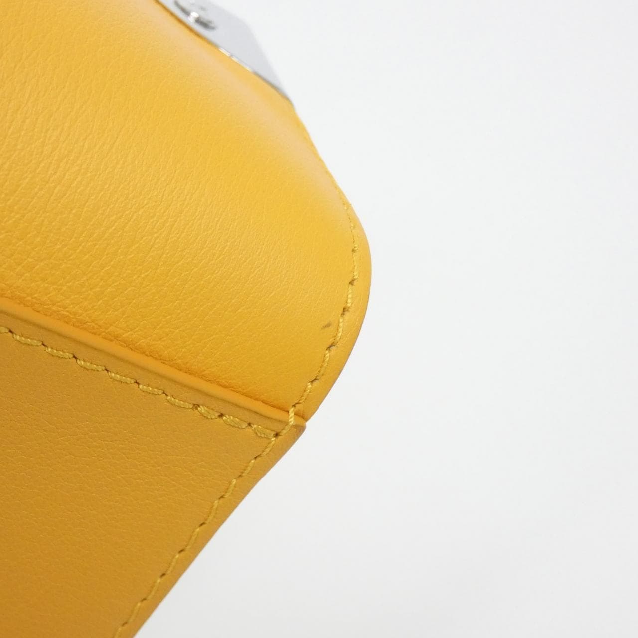 LOUIS VUITTON M59666 Handbag 4