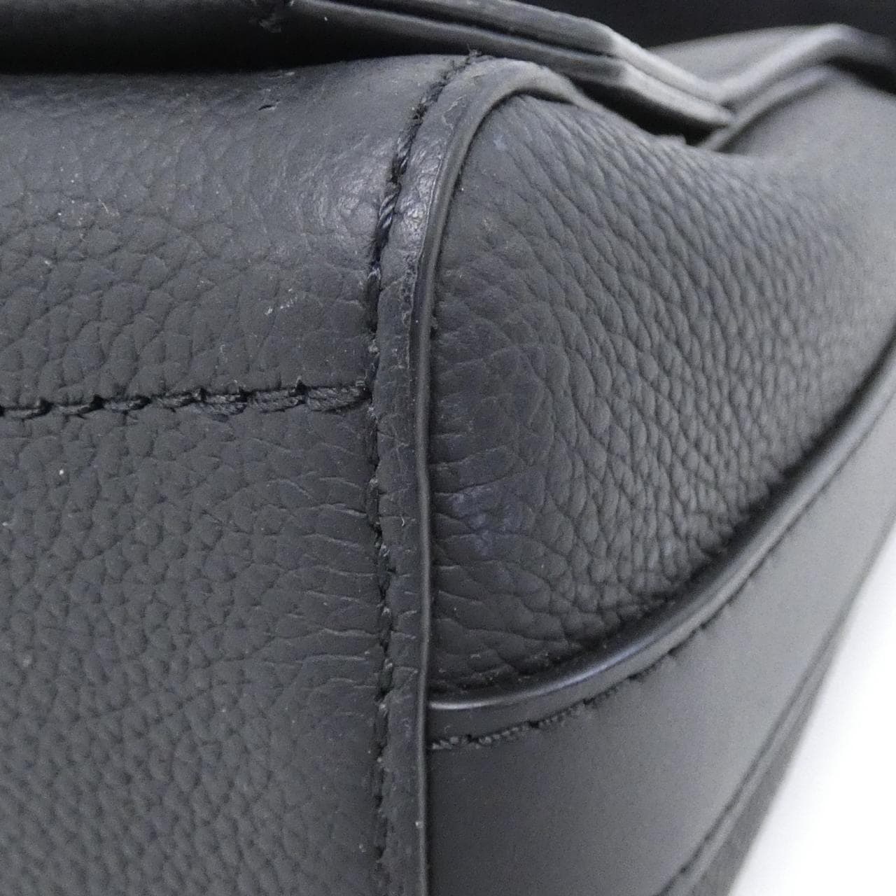 LOUIS VUITTON M57080 Shoulder Lambskin 3
