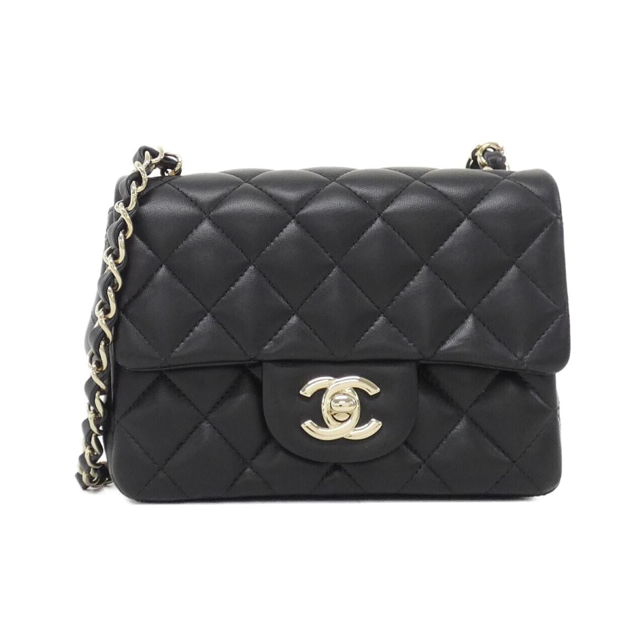 CHANEL Matelasse 35200 Shoulder Lambskin