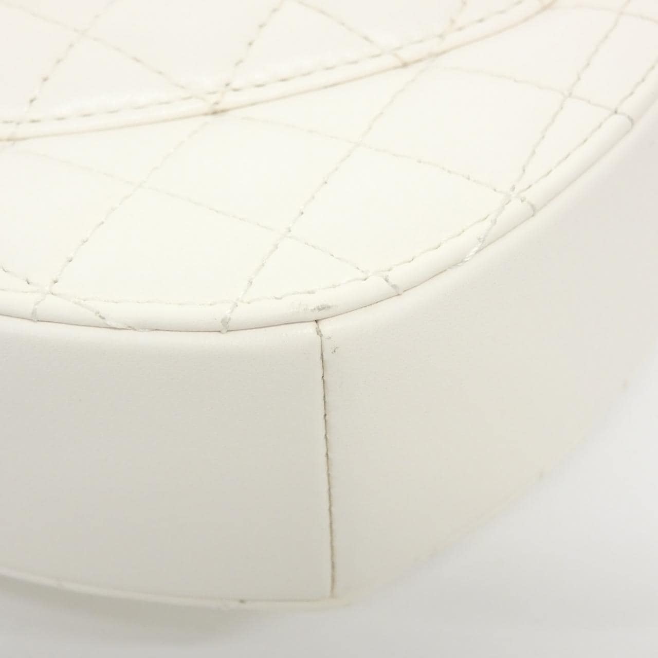 CHANEL AS5764 Shoulder Lambskin 3