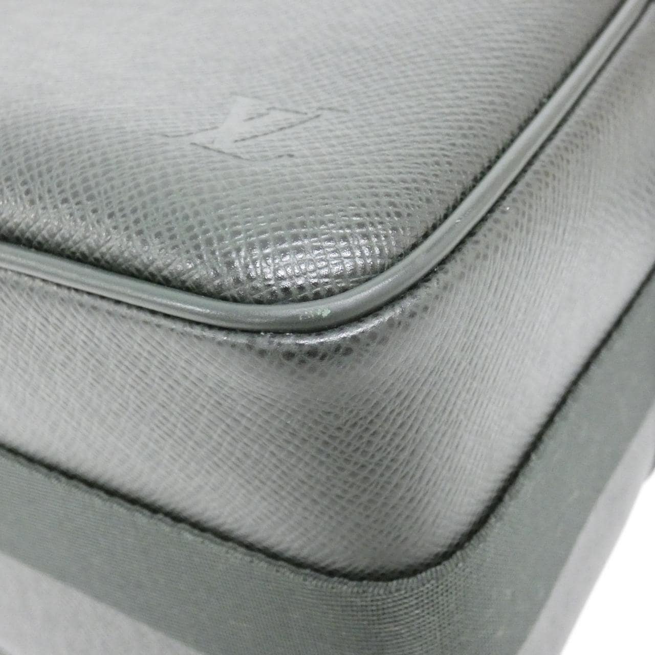 LOUIS VUITTON M30154 Shoulder 3