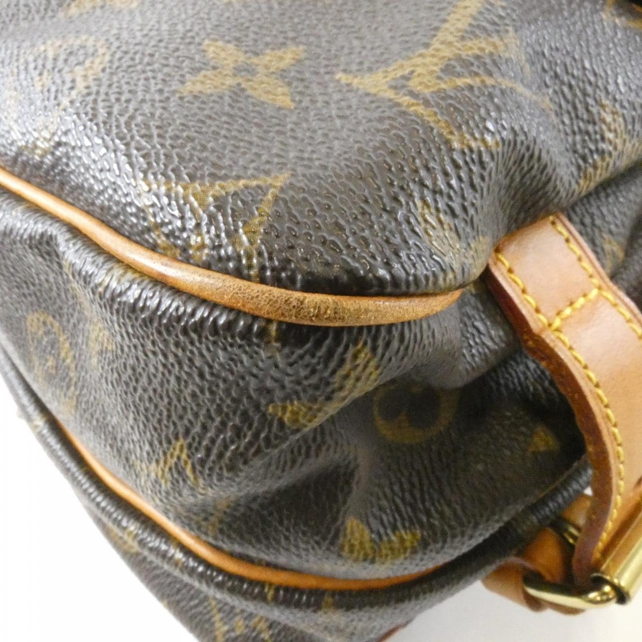 LOUIS VUITTON Saumur M42256 Shoulder Monogram 2