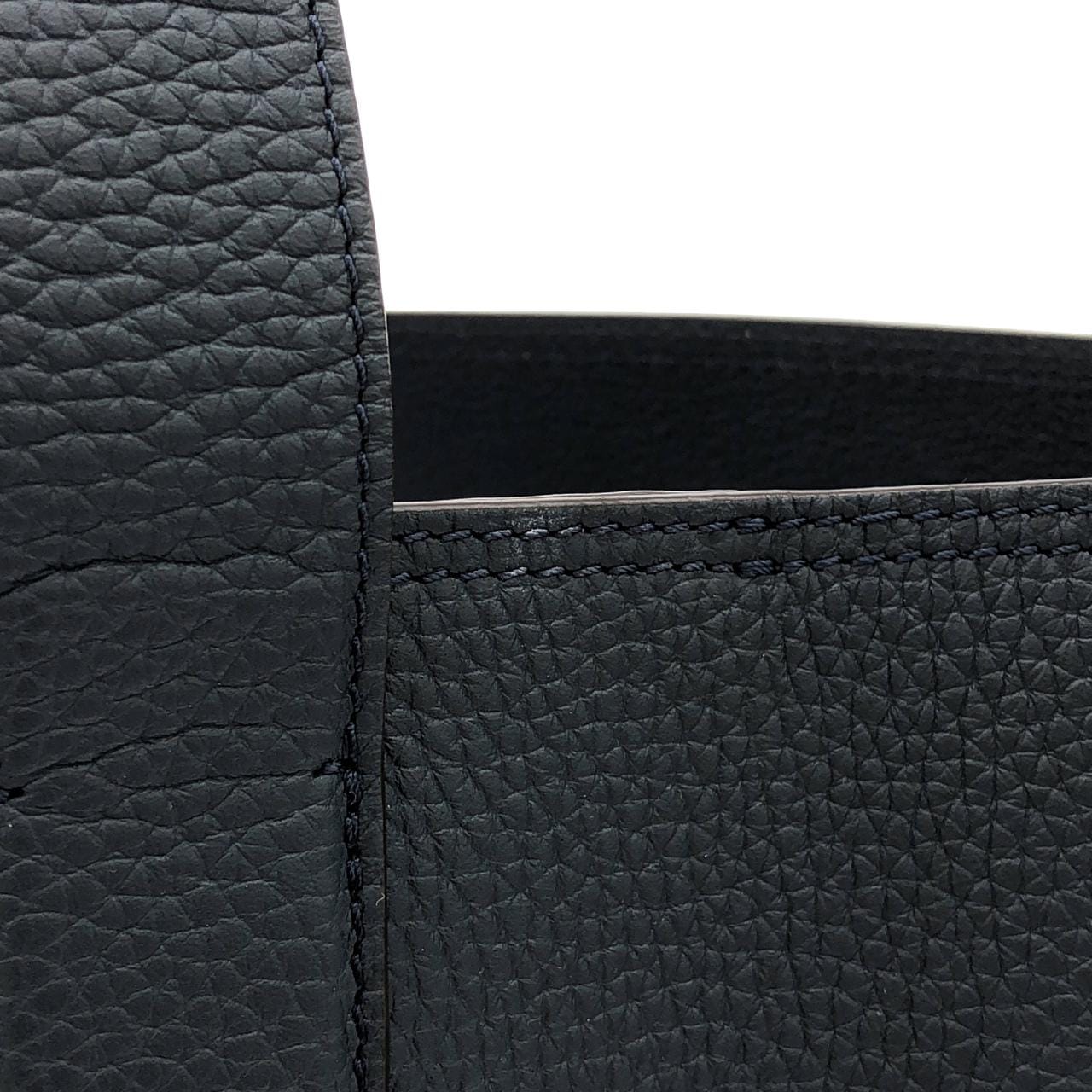 LOUIS VUITTON M53240 Handbag 5