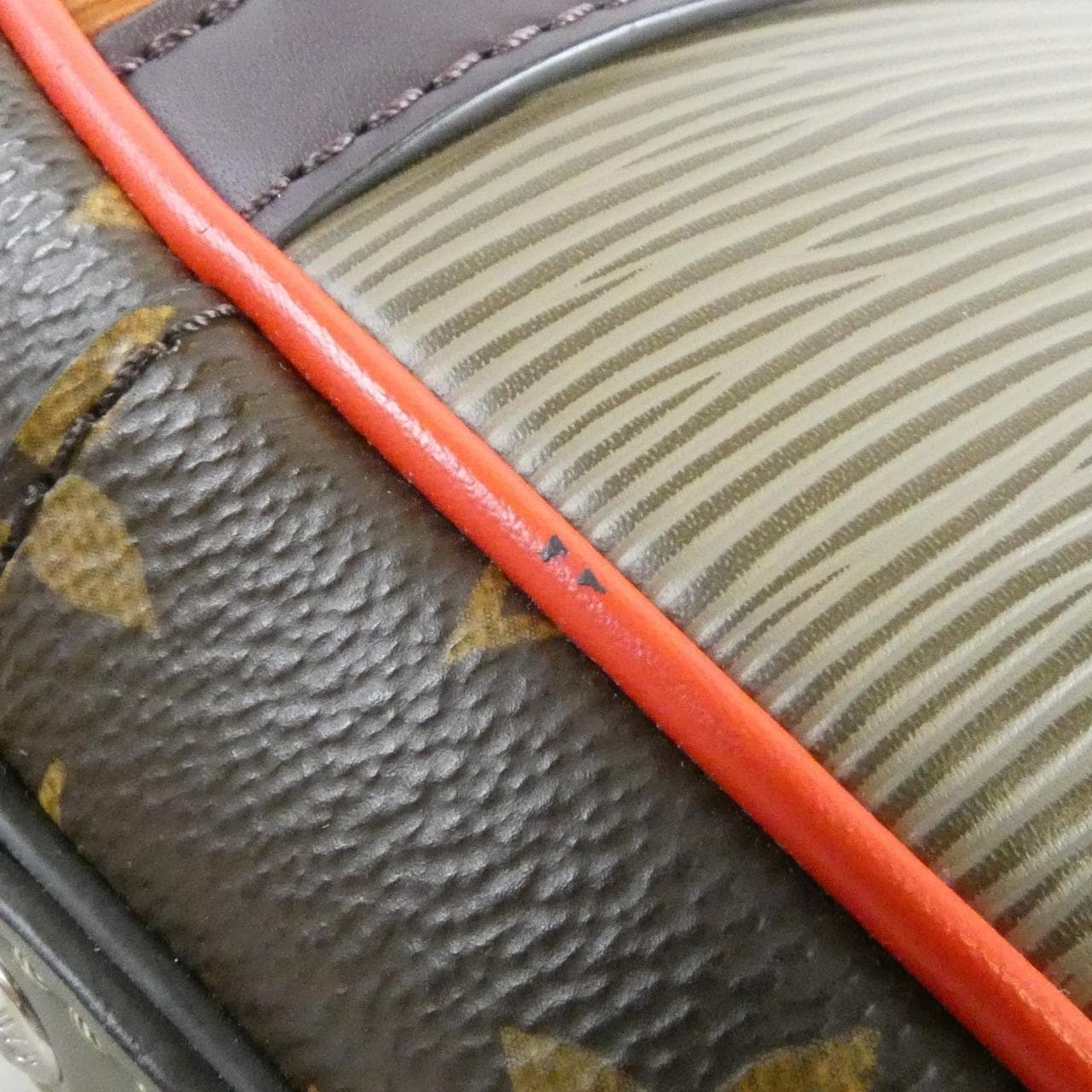 LOUIS VUITTON M53423 肩背包 Monogram 4
