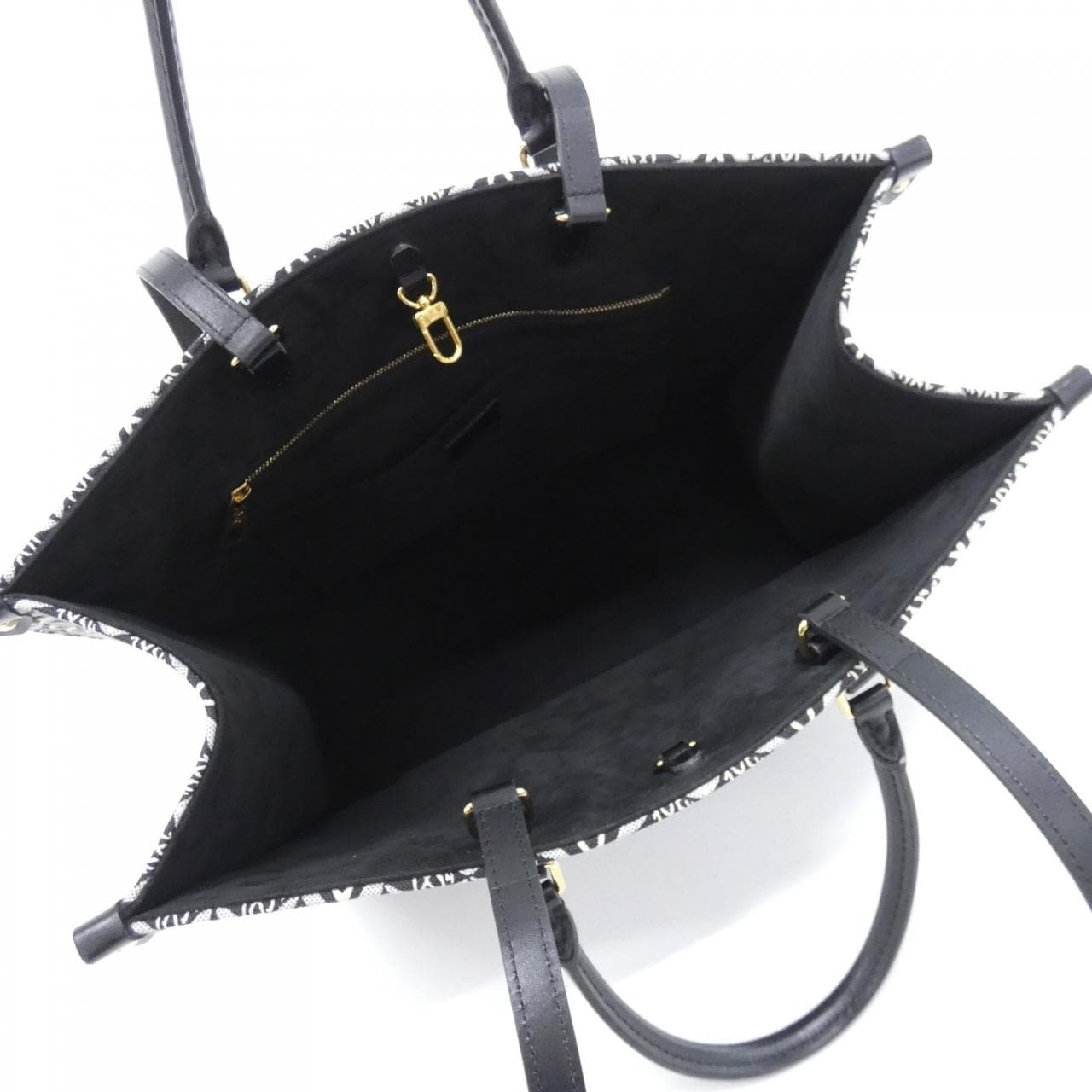 LOUIS VUITTON OnTheGo M57207 Handbag 5