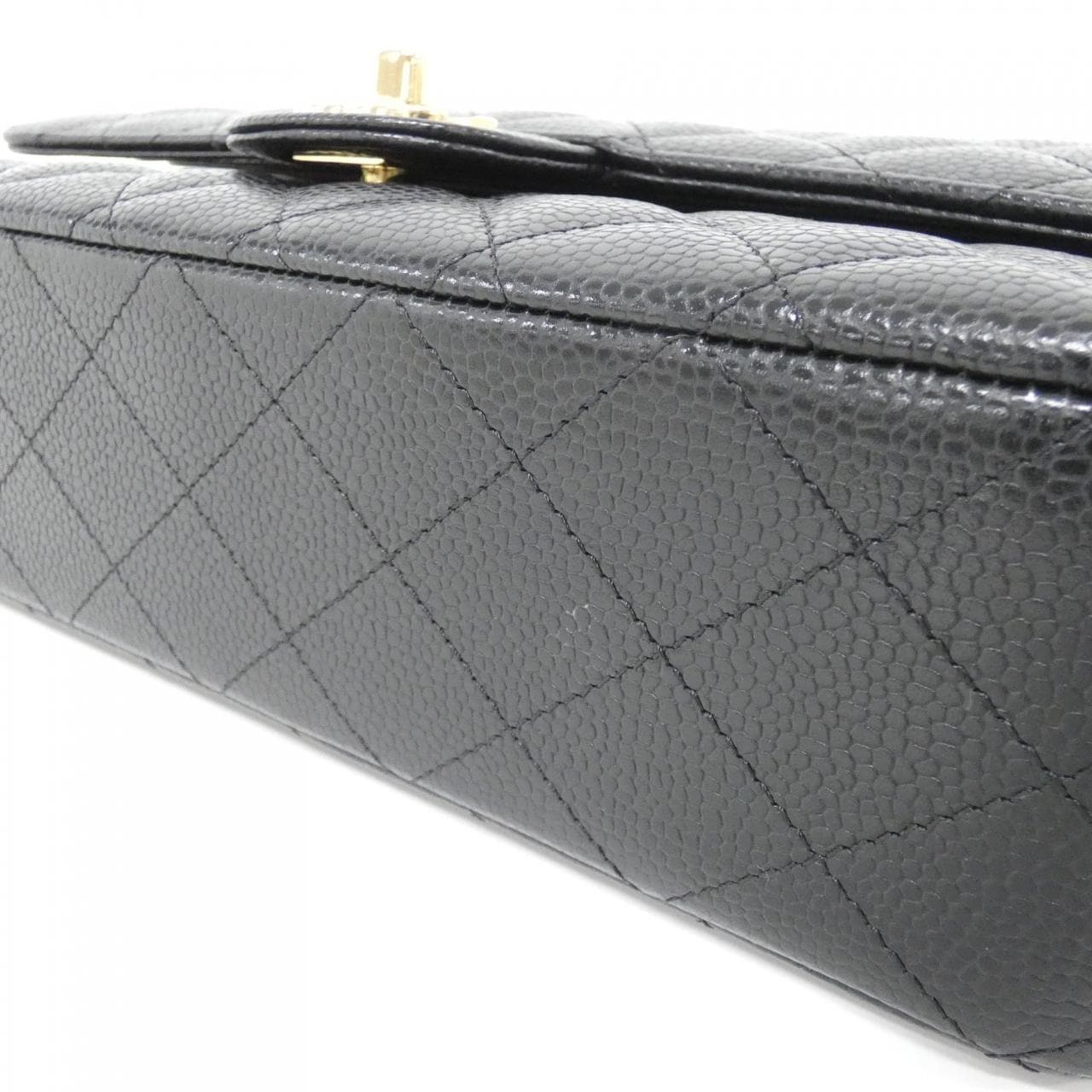 CHANEL Matelasse 1112 Shoulder Grained Calfskin 3