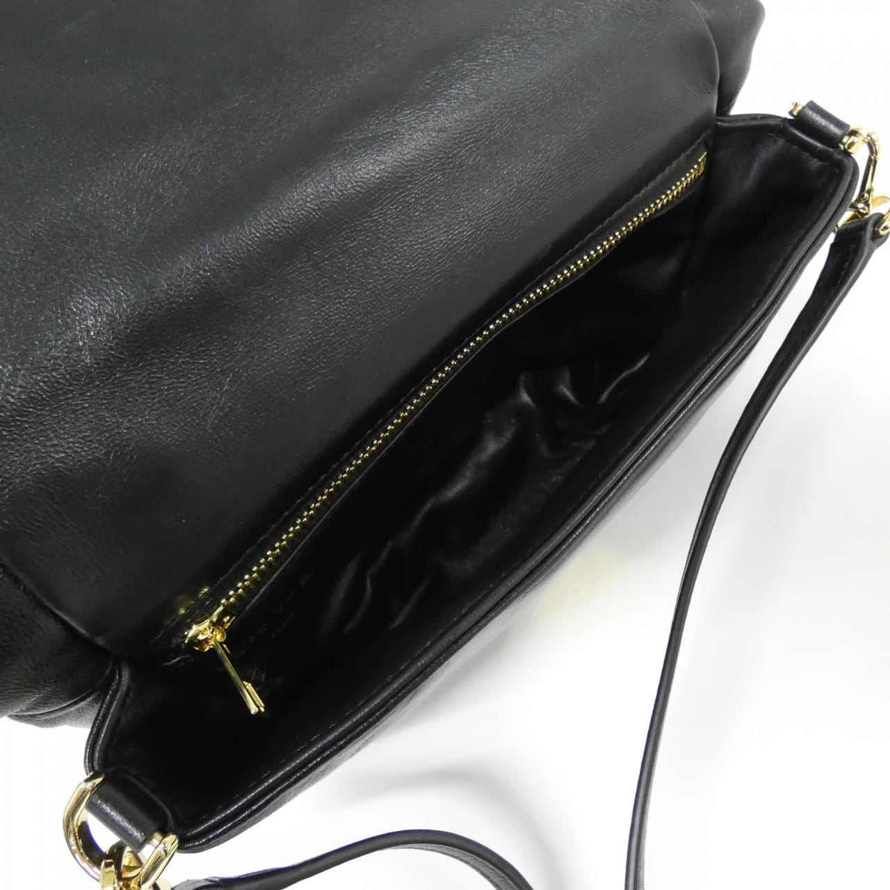 LOEWE A896W56X01 肩背包 羊皮 5
