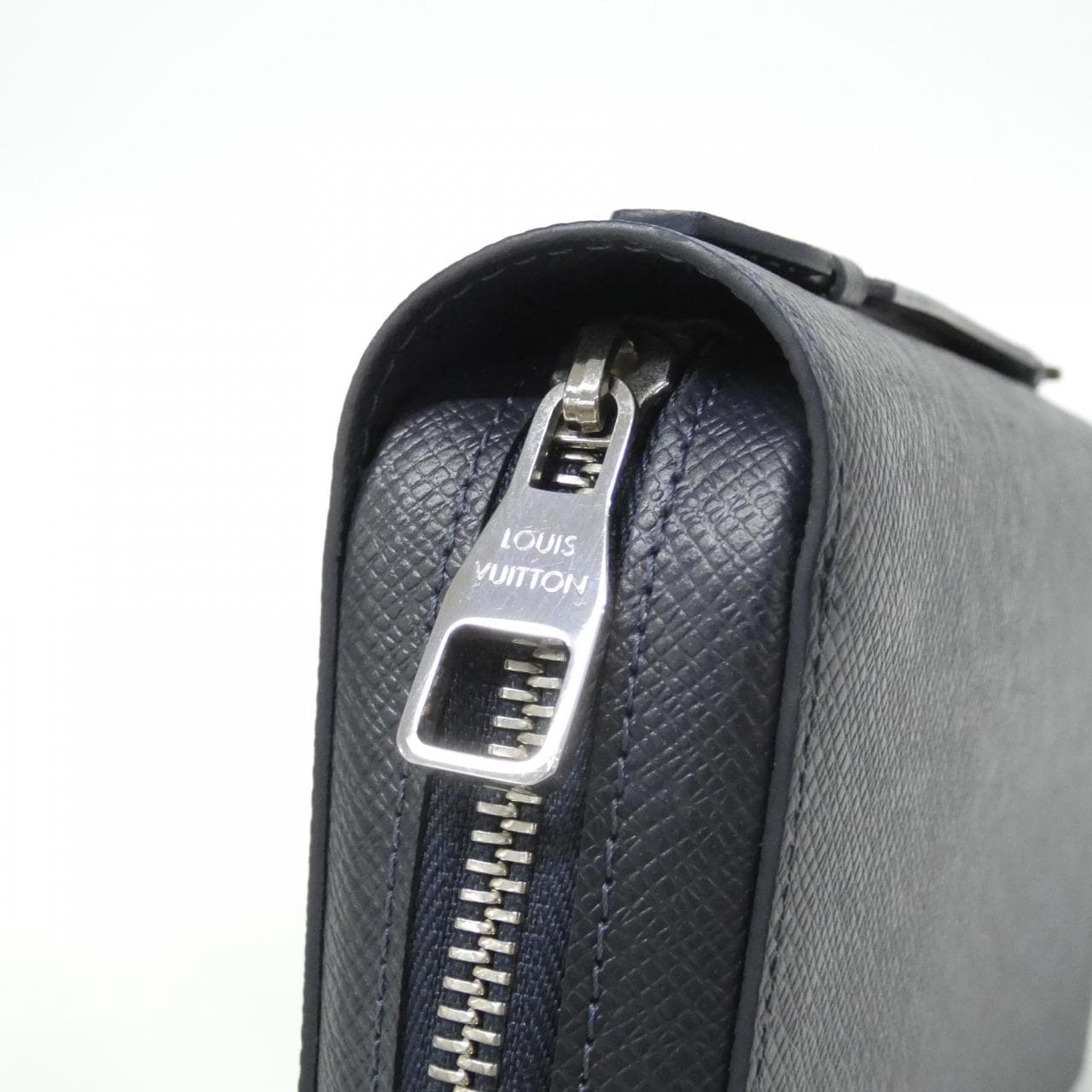 LOUIS VUITTON M44276 Wallet 4