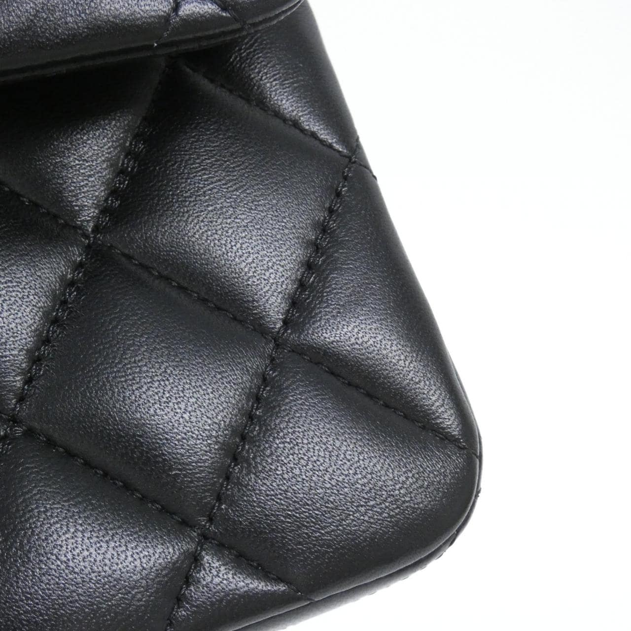 CHANEL Matelasse 1113 Shoulder Lambskin 4
