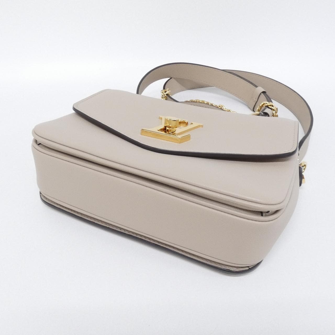LOUIS VUITTON M22792 Shoulder 3