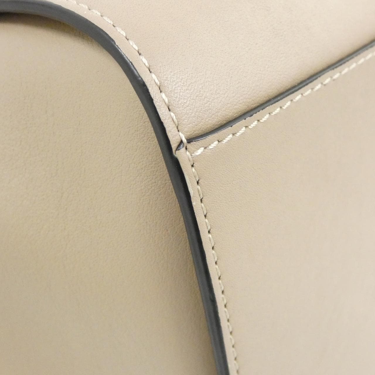 LOEWE Hammock 314 30 V07 Shoulder 3