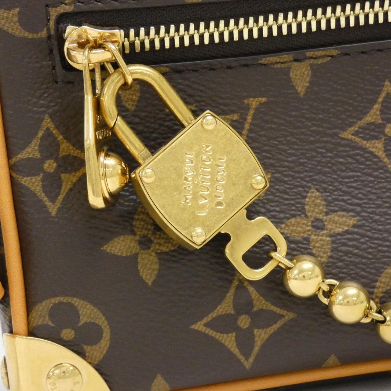 LOUIS VUITTON Soft Trunk M14729 肩背包 Monogram 4