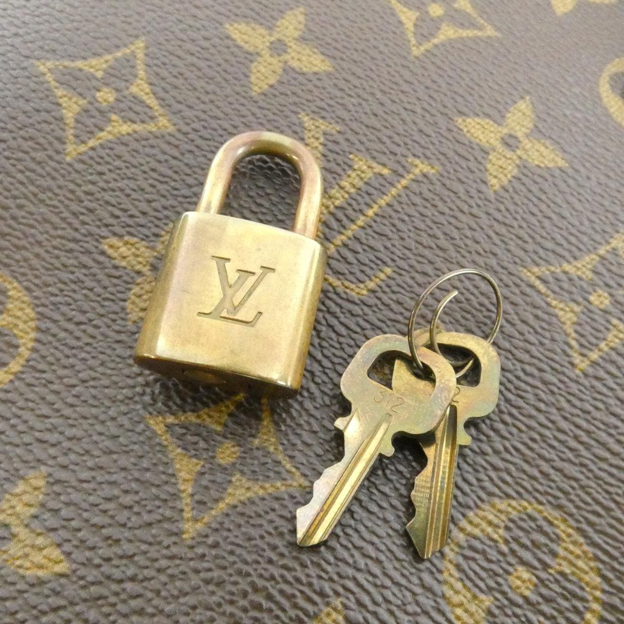 LOUIS VUITTON Alma M51130 Handbag Monogram 3