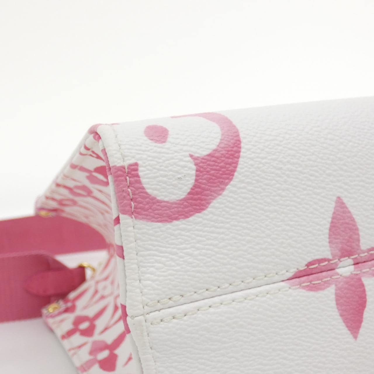 LOUIS VUITTON OnTheGo M22976 Handbag Monogram 2