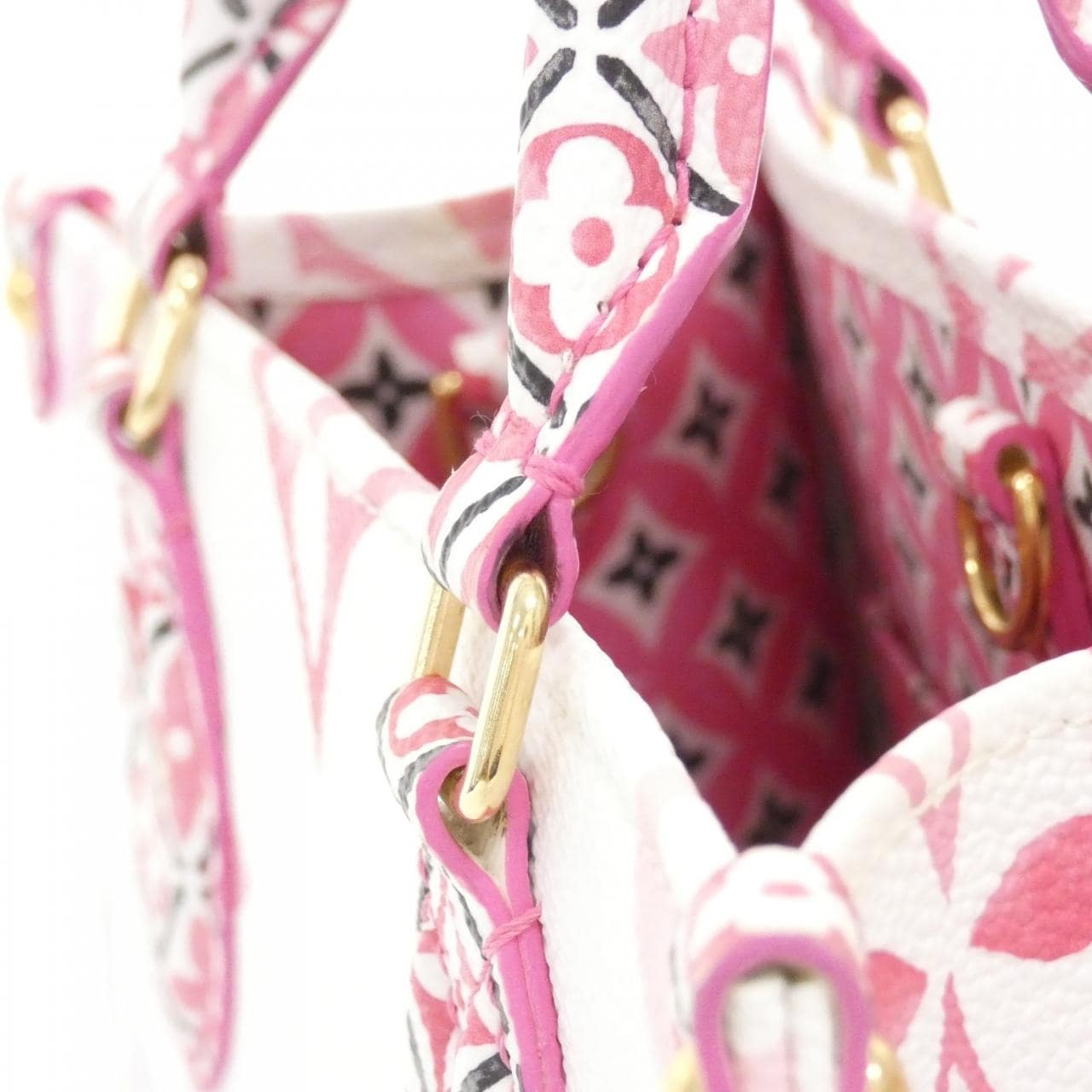 LOUIS VUITTON OnTheGo M22976 Handbag Monogram 5