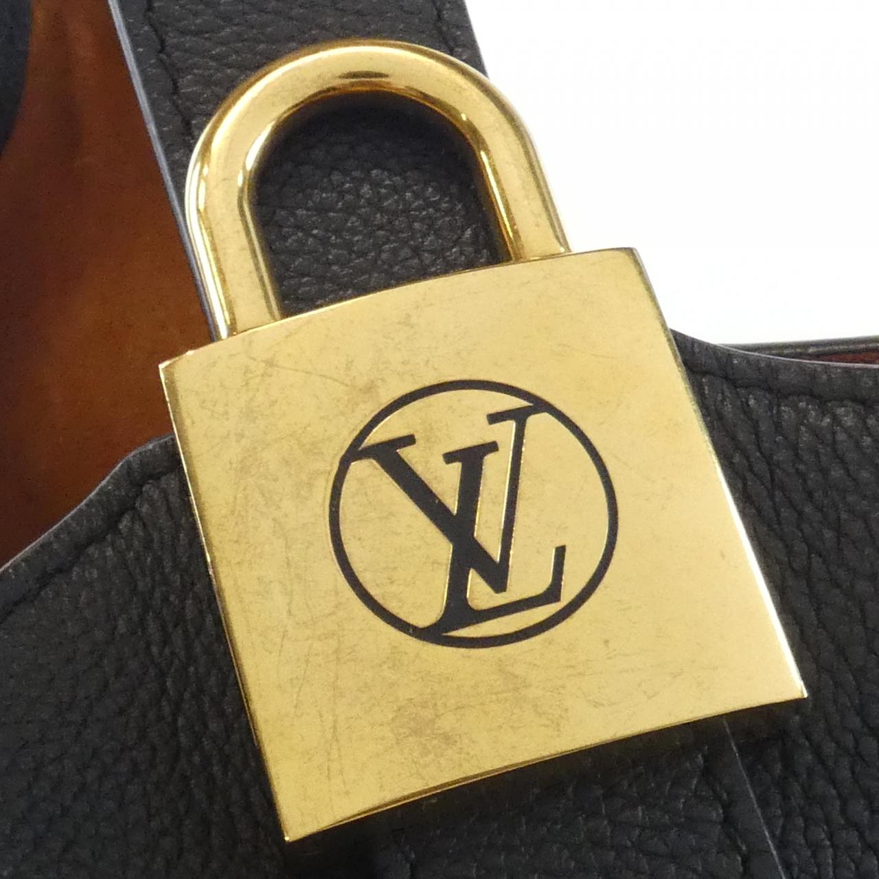 LOUIS VUITTON M24856 Shoulder 5