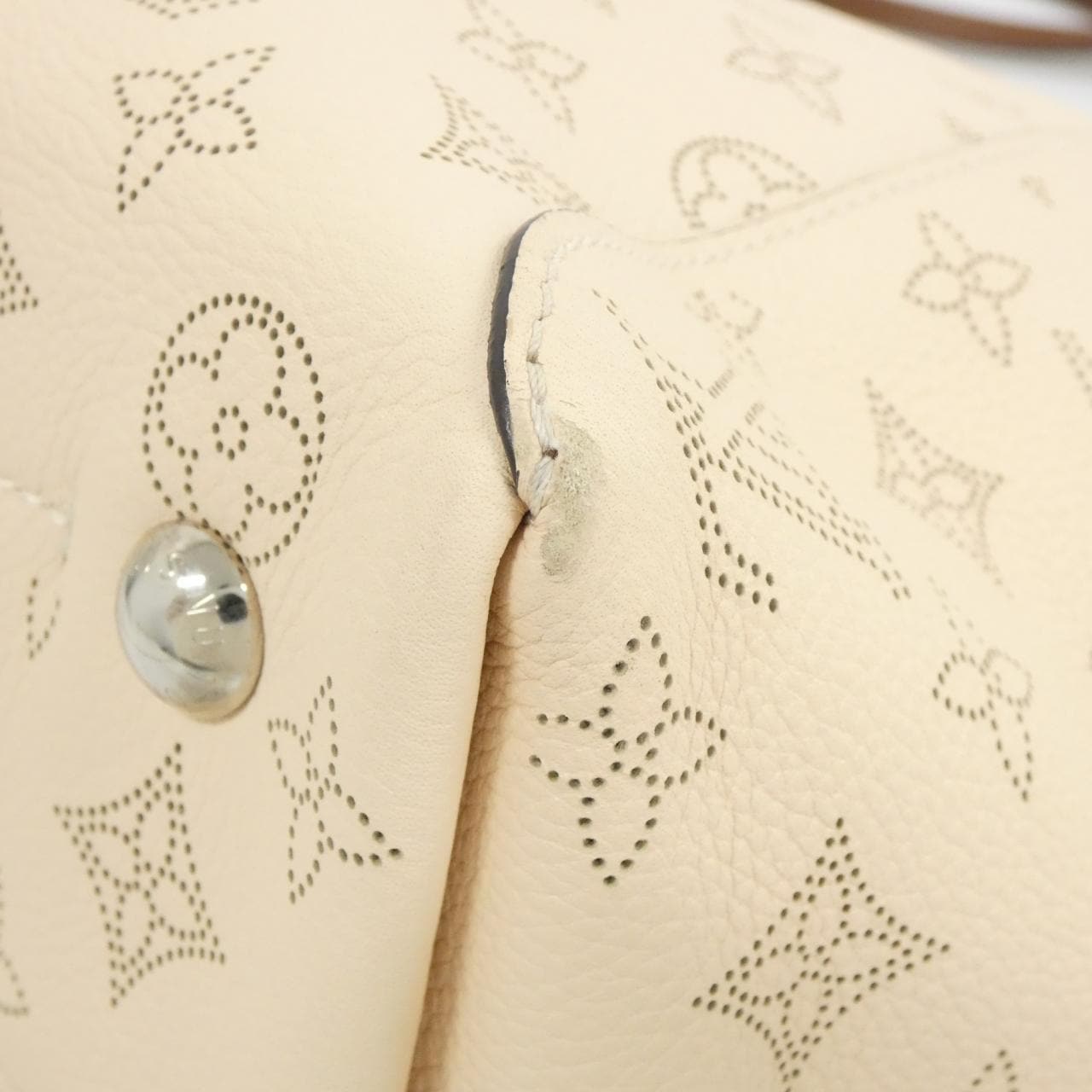 LOUIS VUITTON Mahina M51950 Handbag 2