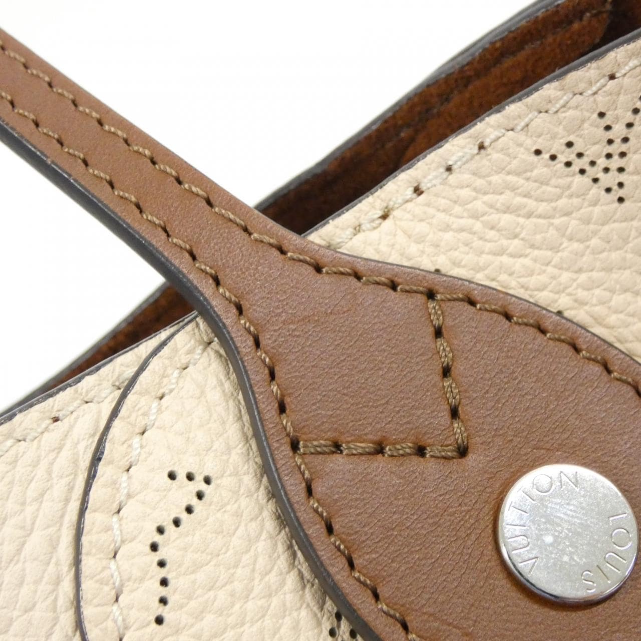 LOUIS VUITTON Mahina M51950 Handbag 3