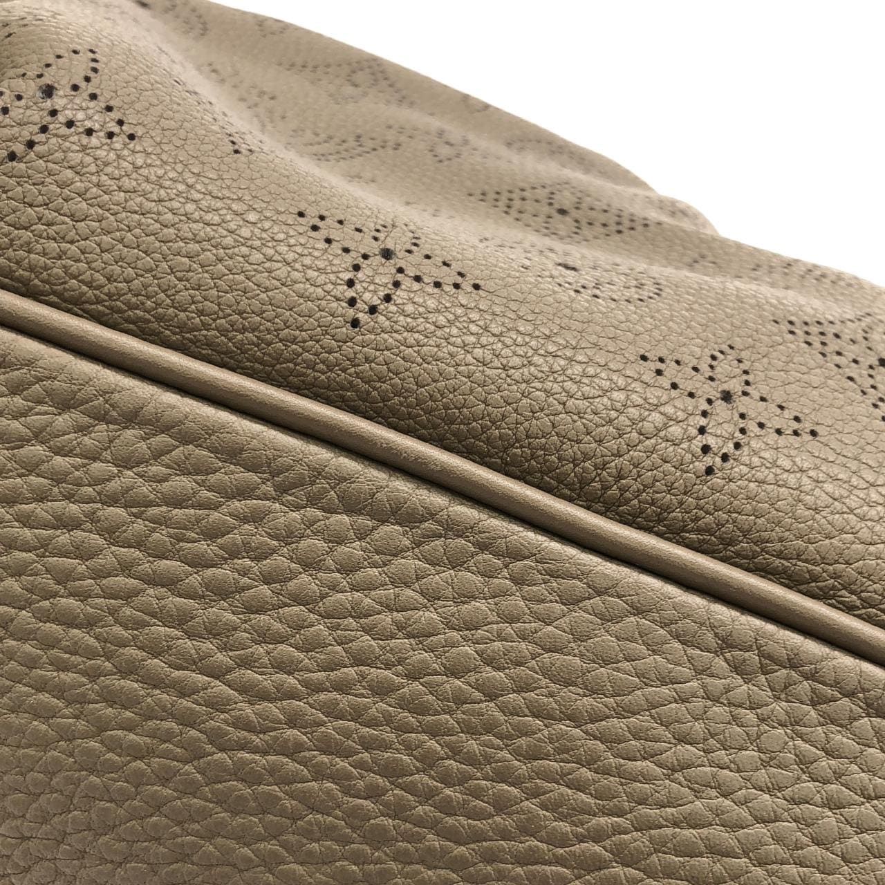 LOUIS VUITTON Mahina M93821 Handbag 4