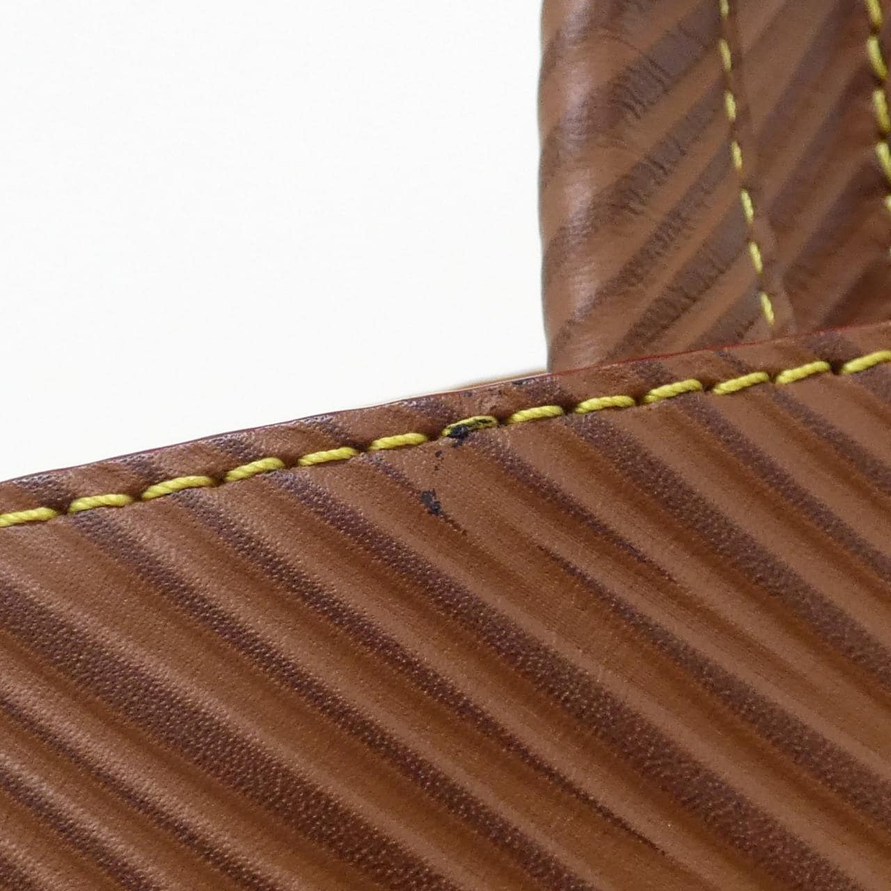 LOUIS VUITTON M23117 肩背包 Epi 5
