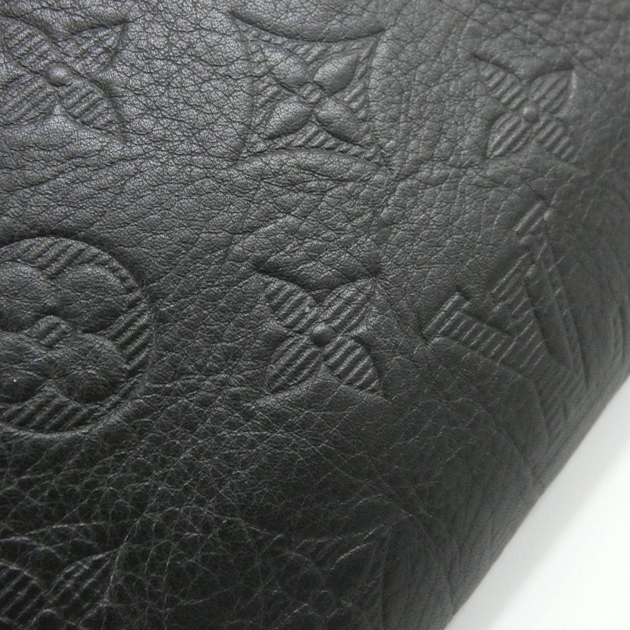 LOUIS VUITTON Discovery M44388 Shoulder Monogram 5