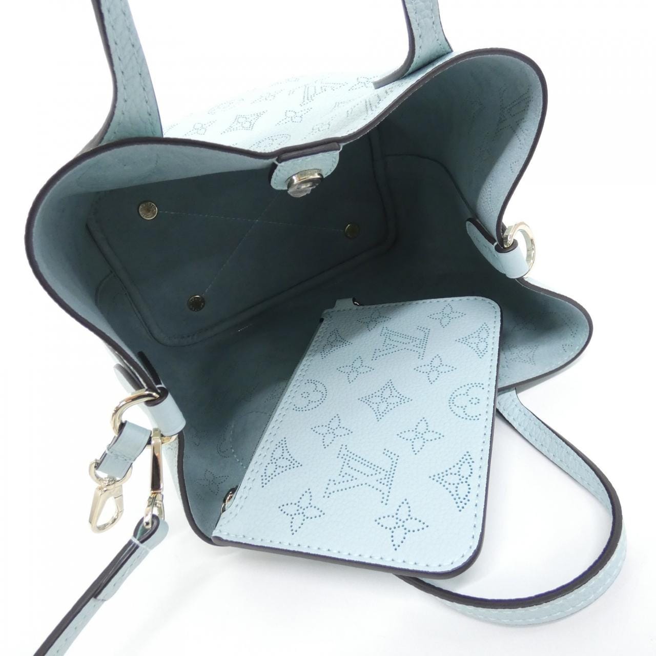 LOUIS VUITTON Mahina M24930 Handbag 5