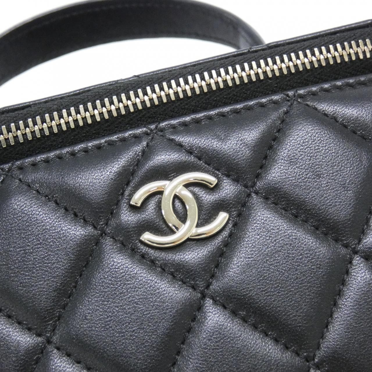 CHANEL Timeless Classic AP2199 Handbag Lambskin 4