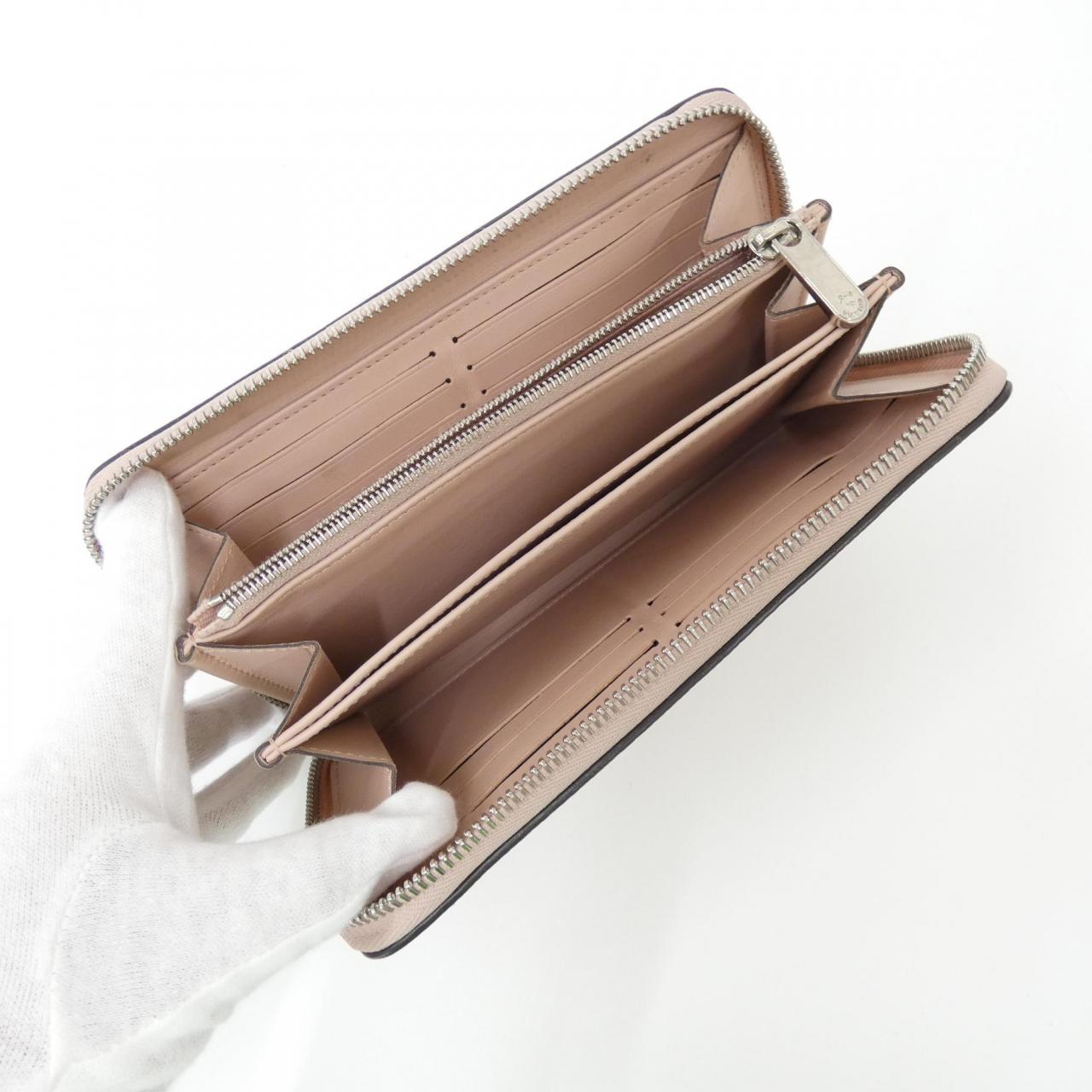 LOUIS VUITTON Mahina M61868 Wallet 3