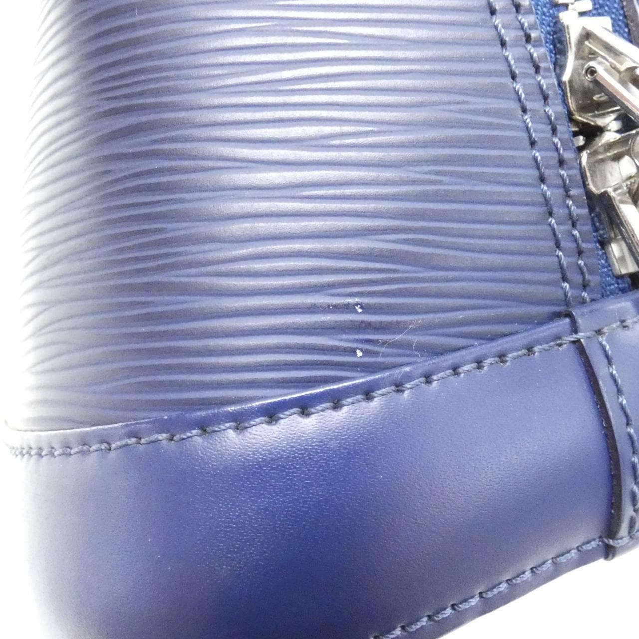 LOUIS VUITTON Alma M40620 Handbag Epi 4