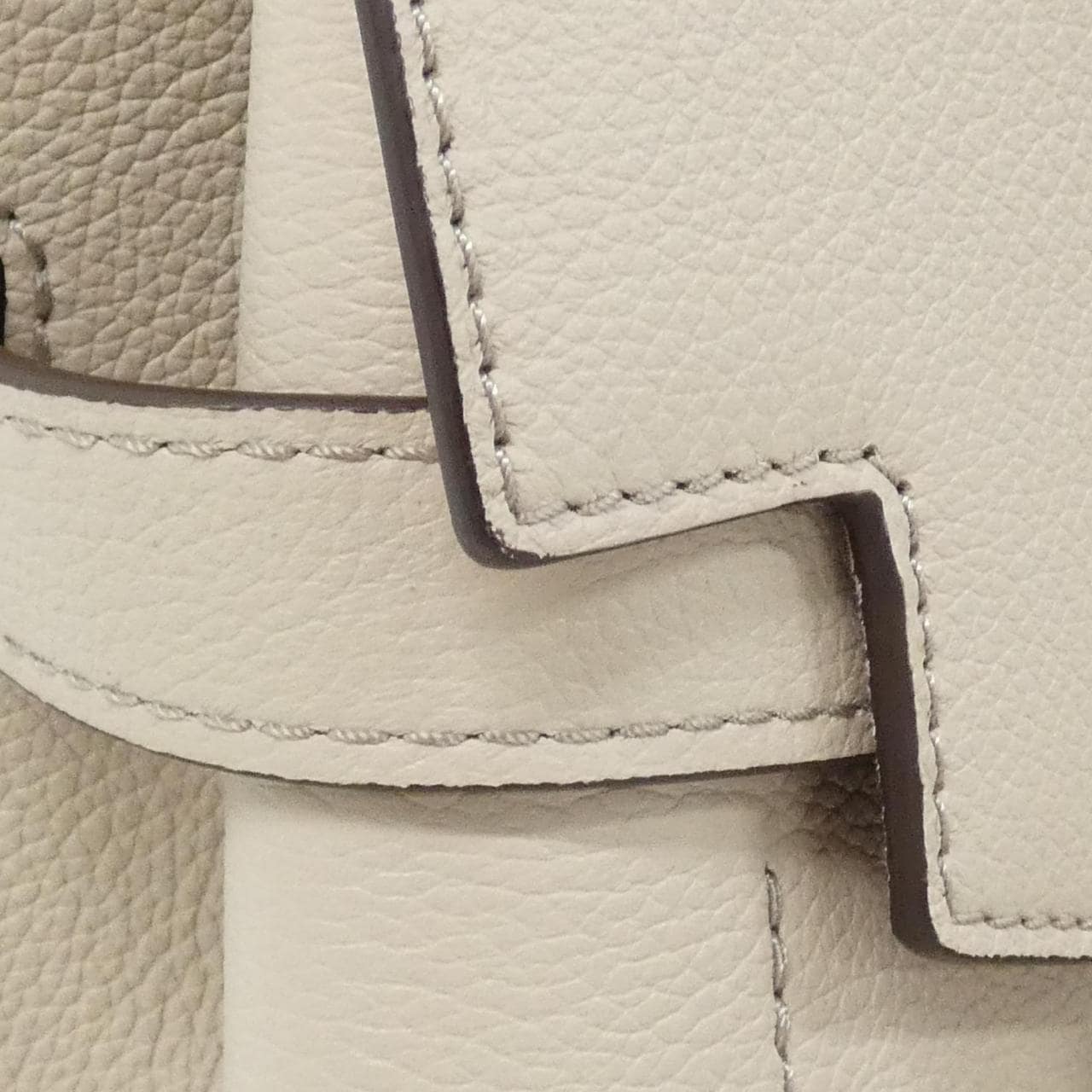 LOUIS VUITTON M56094 Handbag 4
