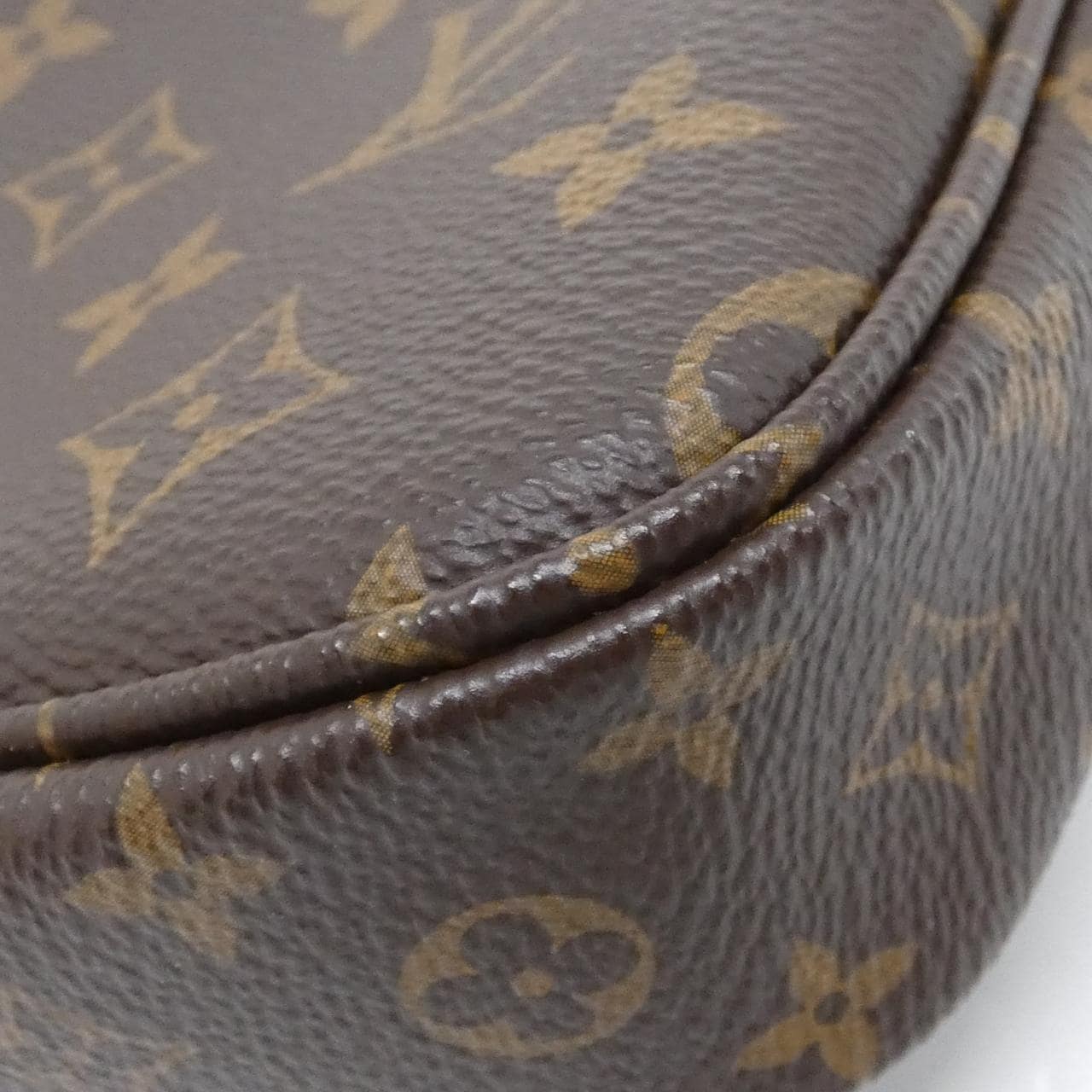 LOUIS VUITTON Pochette M44840 Shoulder Monogram 3