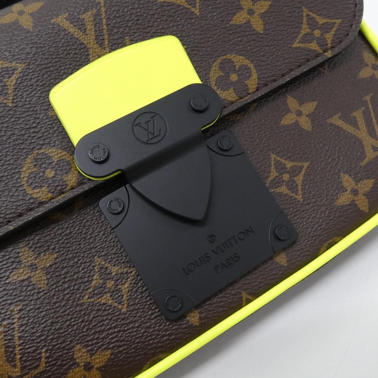 LOUIS VUITTON M45864 肩背包 Monogram 4