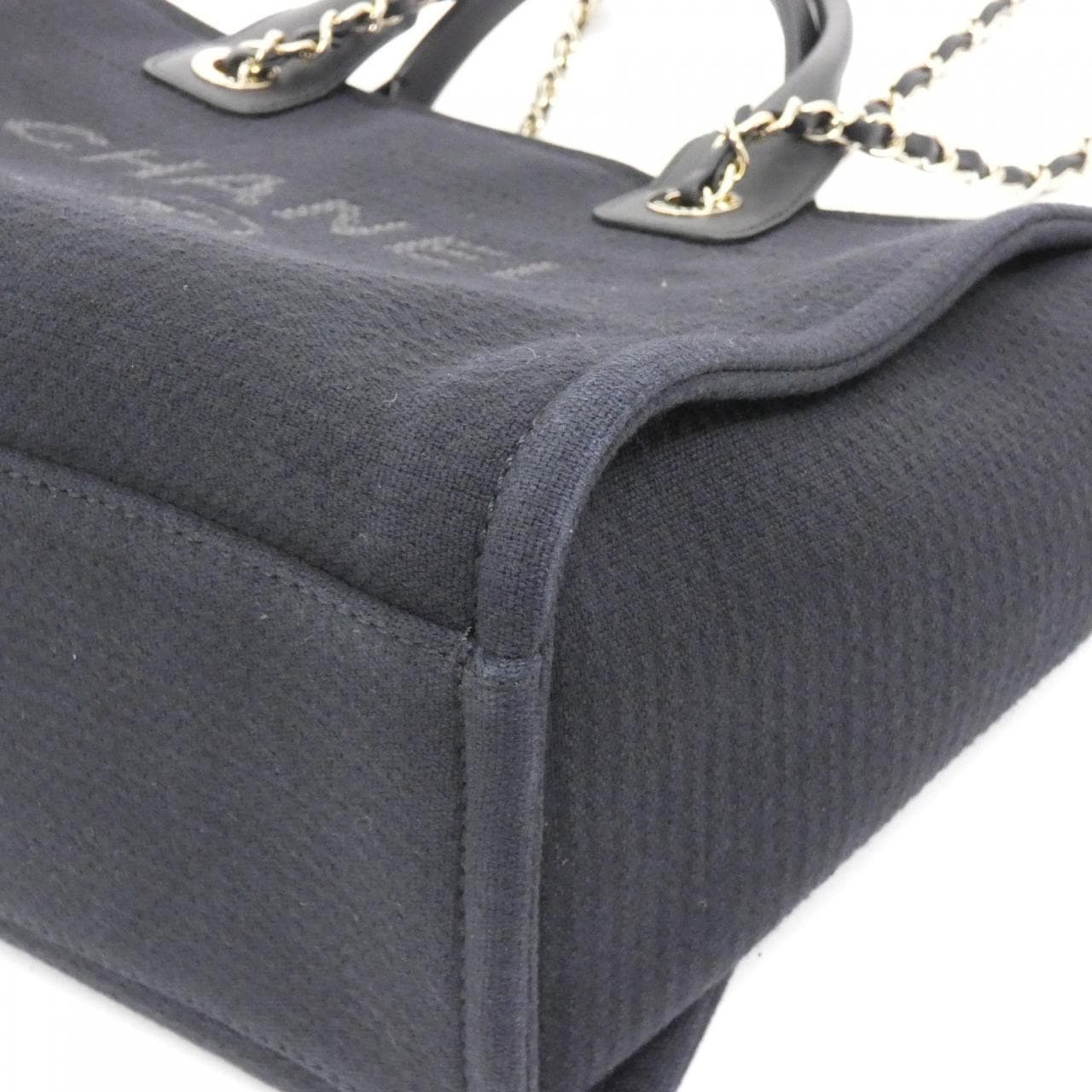 CHANEL Deauville AS3257 Handbag 3