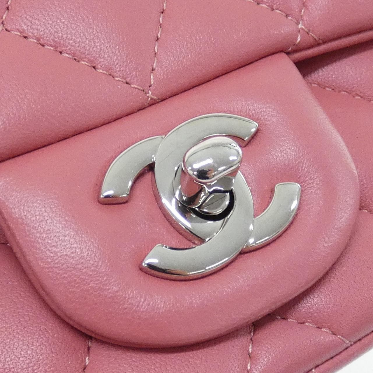 CHANEL Matelasse 35200 Shoulder Lambskin 5