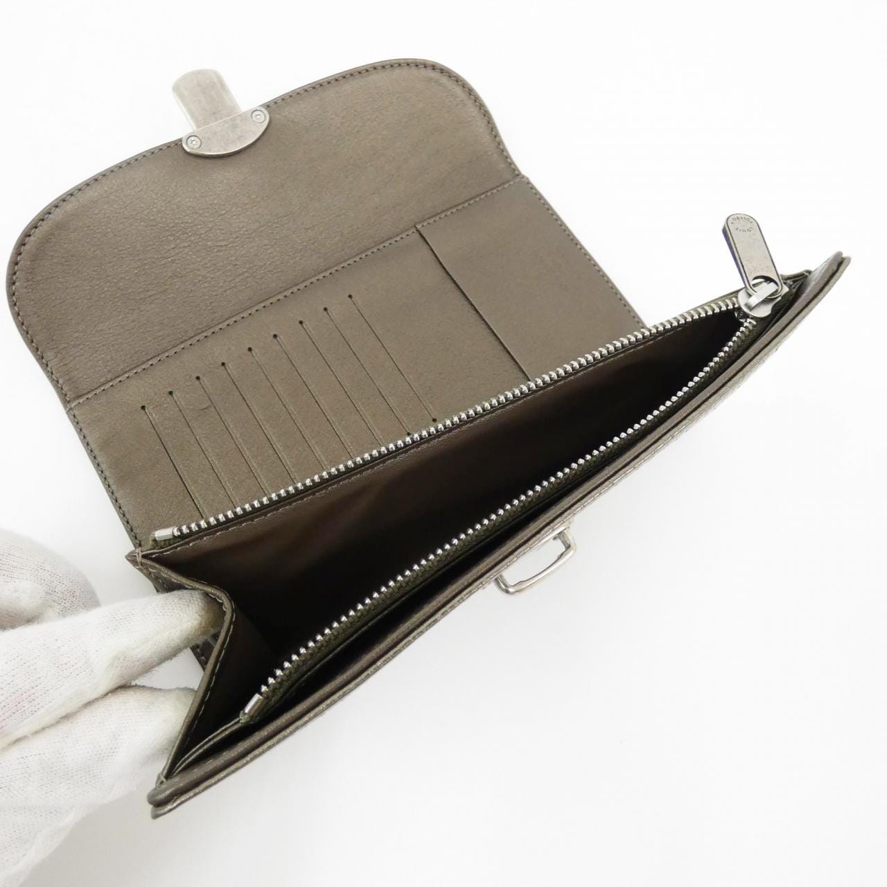 LOUIS VUITTON Mahina M95716 Wallet 5