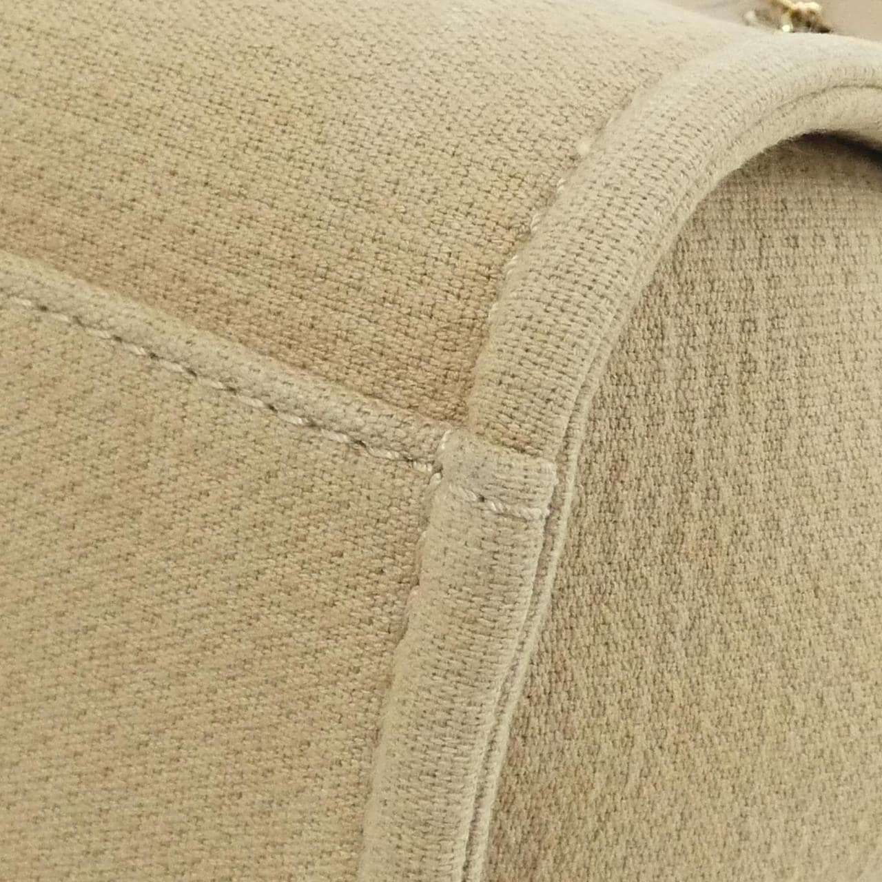 CHANEL Deauville AS3351 Handbag 3