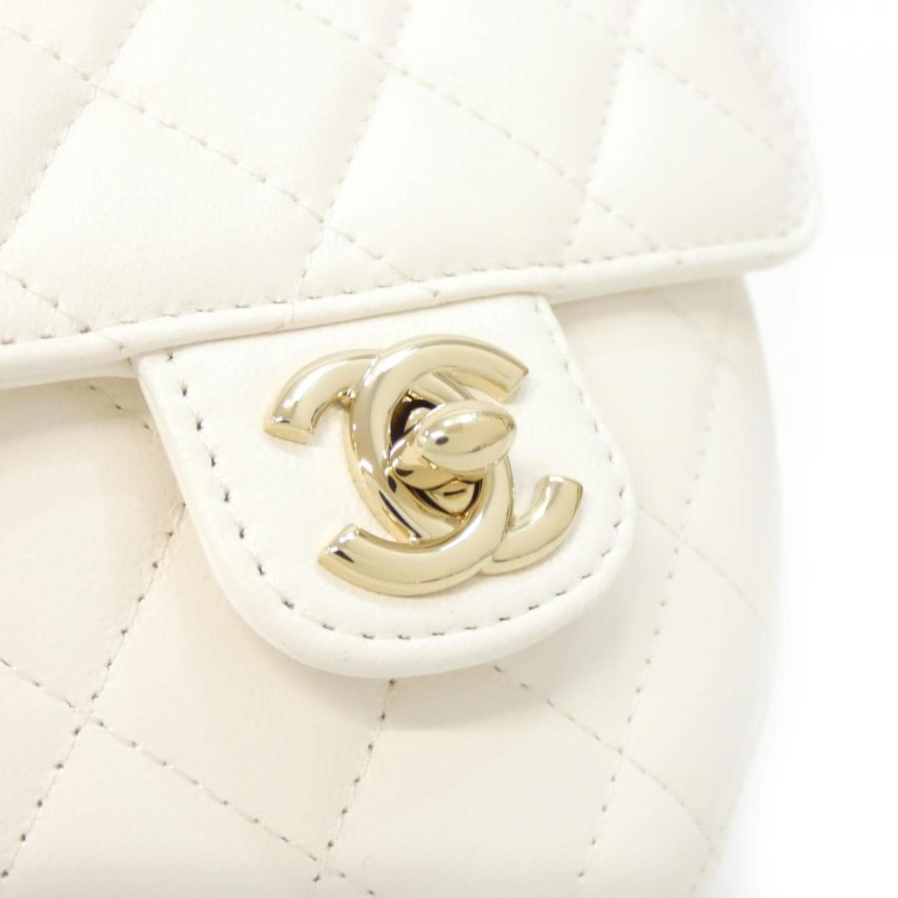 CHANEL Timeless Classic AP2784 Shoulder Lambskin 4