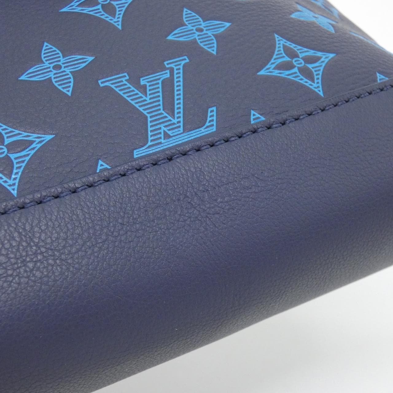 LOUIS VUITTON M46562 肩背包 Monogram 4