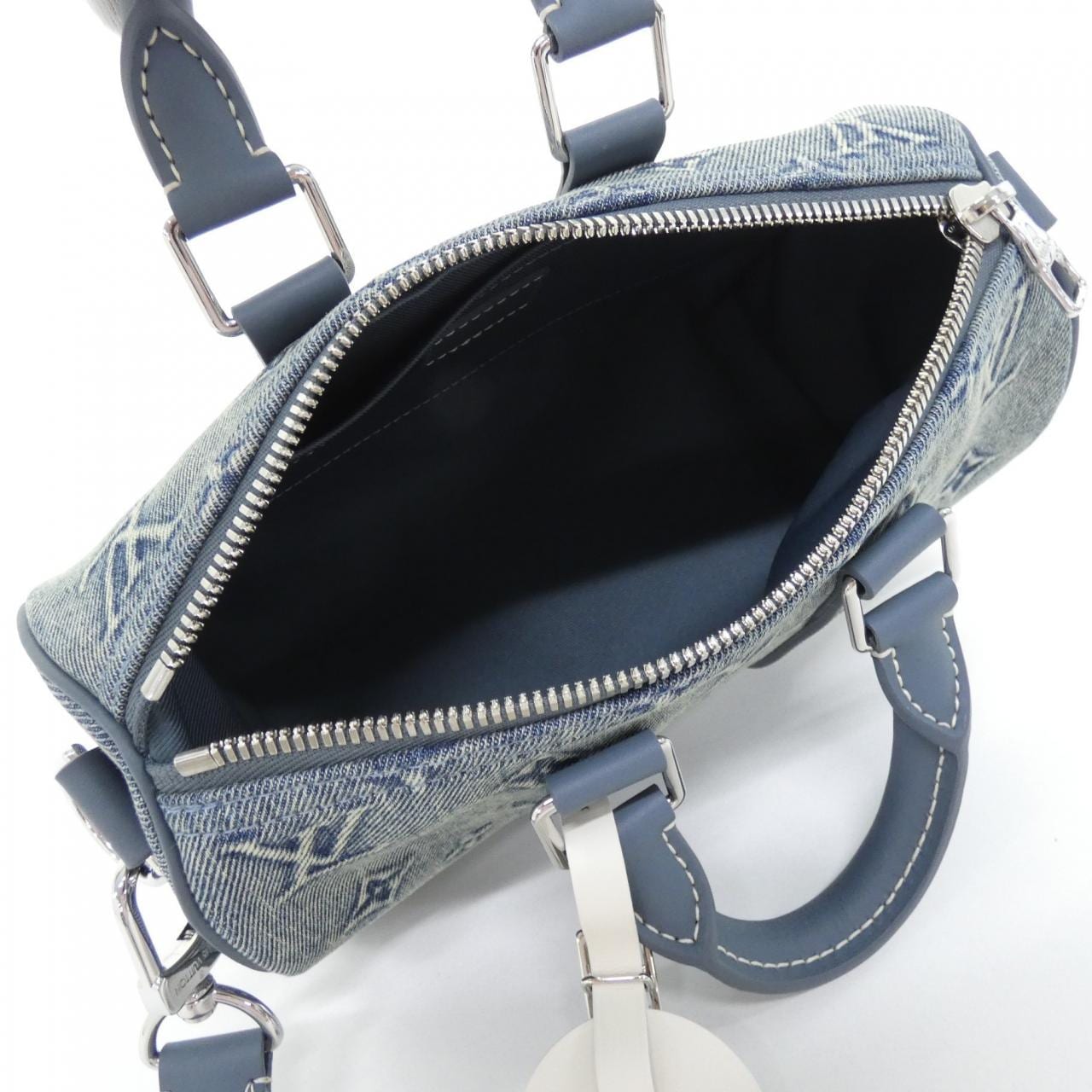 LOUIS VUITTON Keepall M22762 Boston Monogram 4