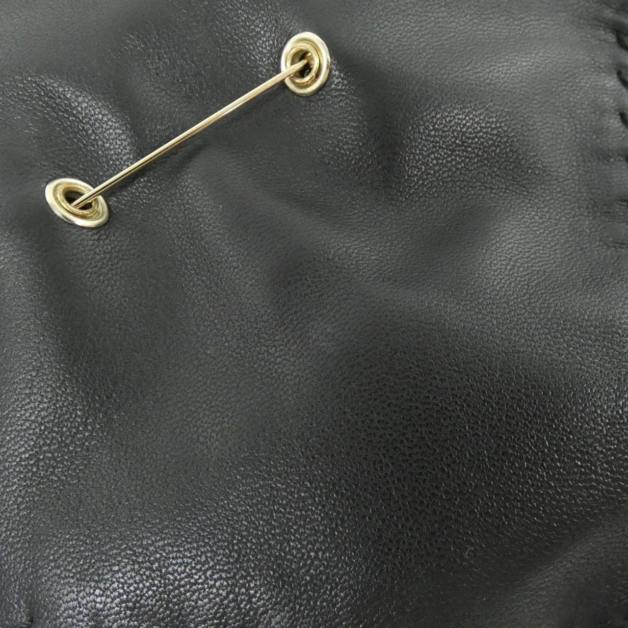 CHANEL Chanel 19 Scarf Lambskin 黑色 羊皮 中古品A - 縮圖 5