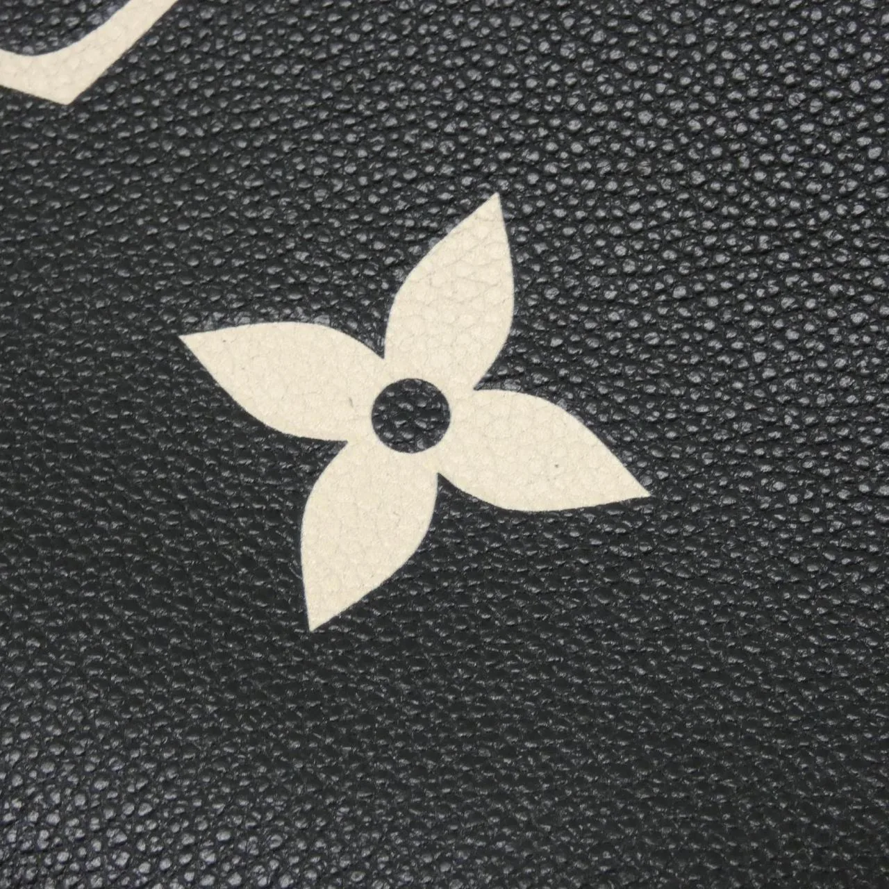 LOUIS VUITTON OnTheGo M45495 Handbag Monogram Black Monogram Rank A - Thumbnail 4