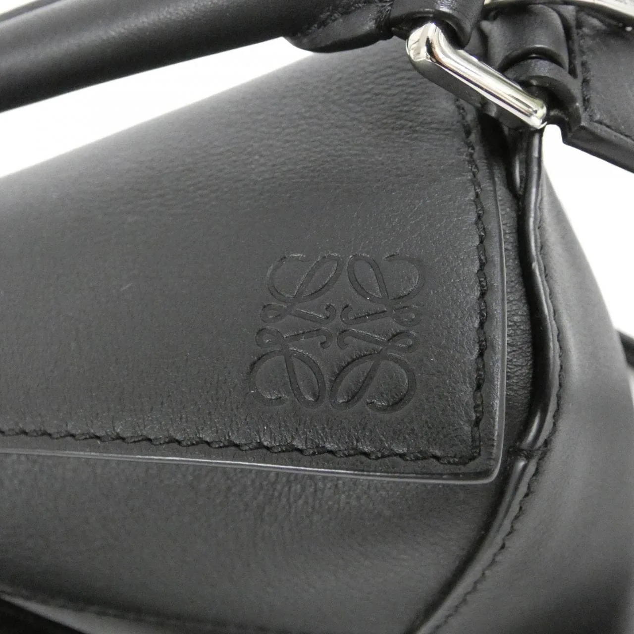 LOEWE Puzzle A510P88X26 Handbag 黑色 中古品A - 縮圖 5