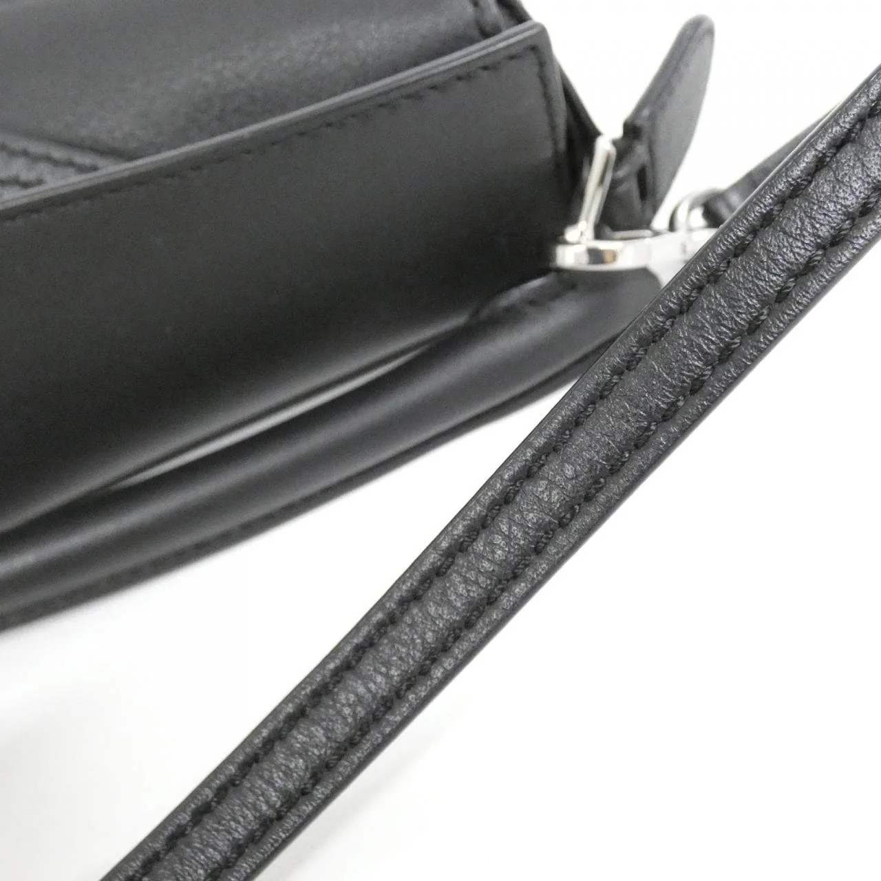 LOEWE Puzzle A510P88X26 Handbag 黑色 中古品A - 縮圖 6