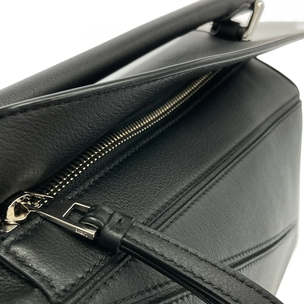 LOEWE Puzzle 322 30 S21 Handbag 黑色 中古品A - 縮圖 5