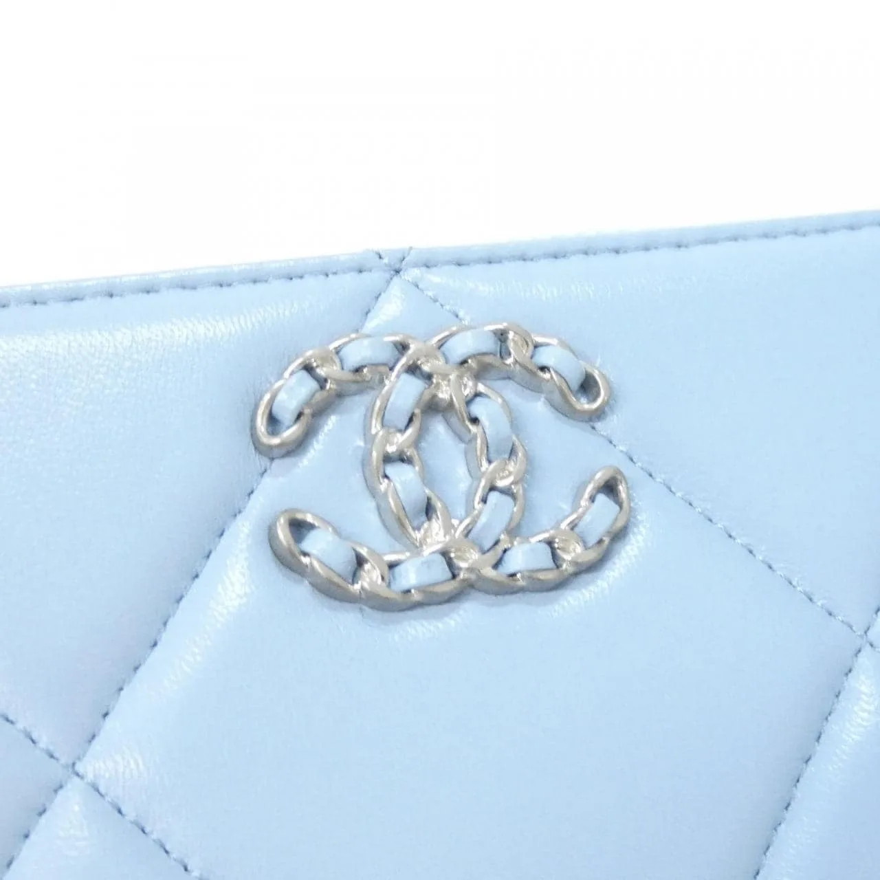 CHANEL Chanel 19 AP1063 Wallet Lambskin 藍色 羊皮 中古品A - 縮圖 4