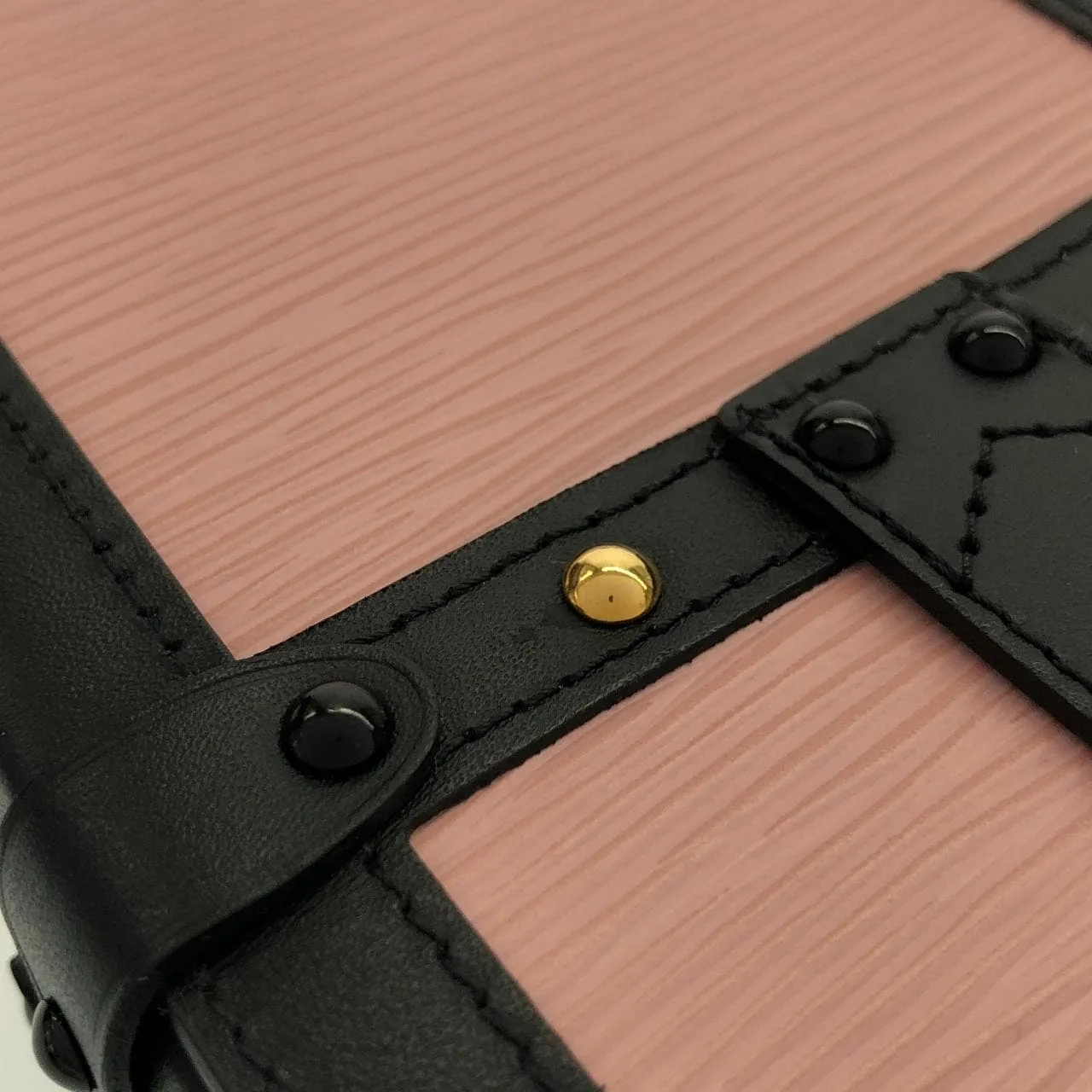 LOUIS VUITTON Pochette M67872 Shoulder Epi Black Epi Rank A - Thumbnail 5