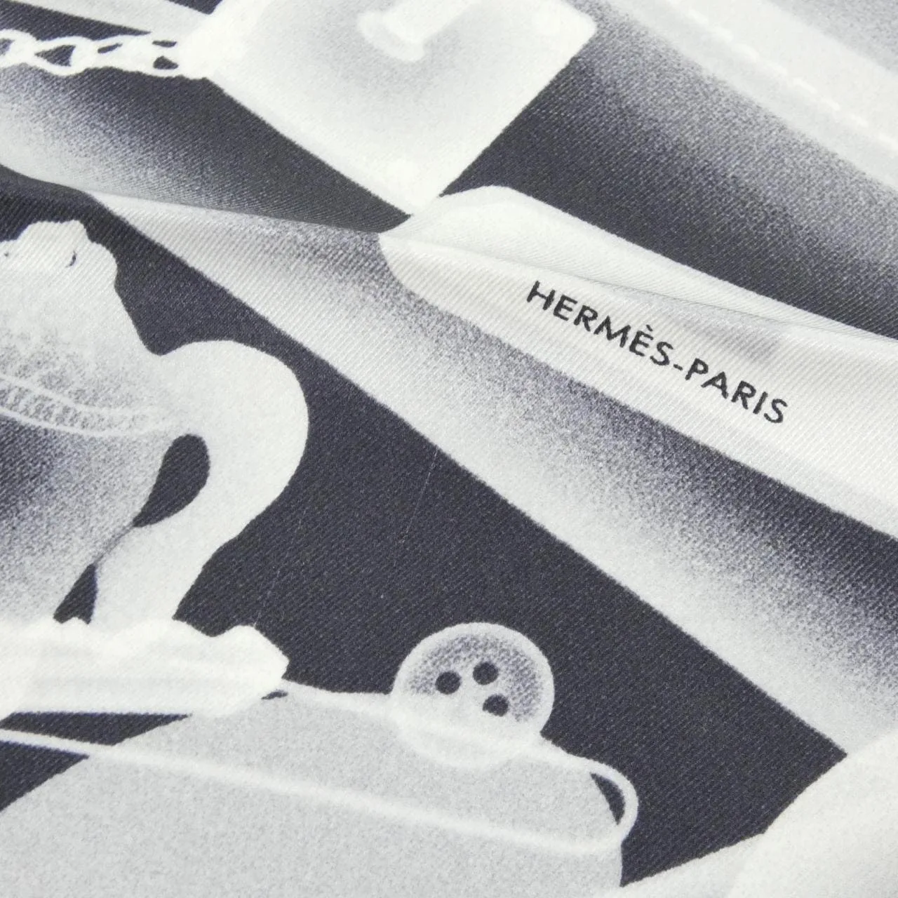 HERMES Scarf Black Rank A - Thumbnail 2