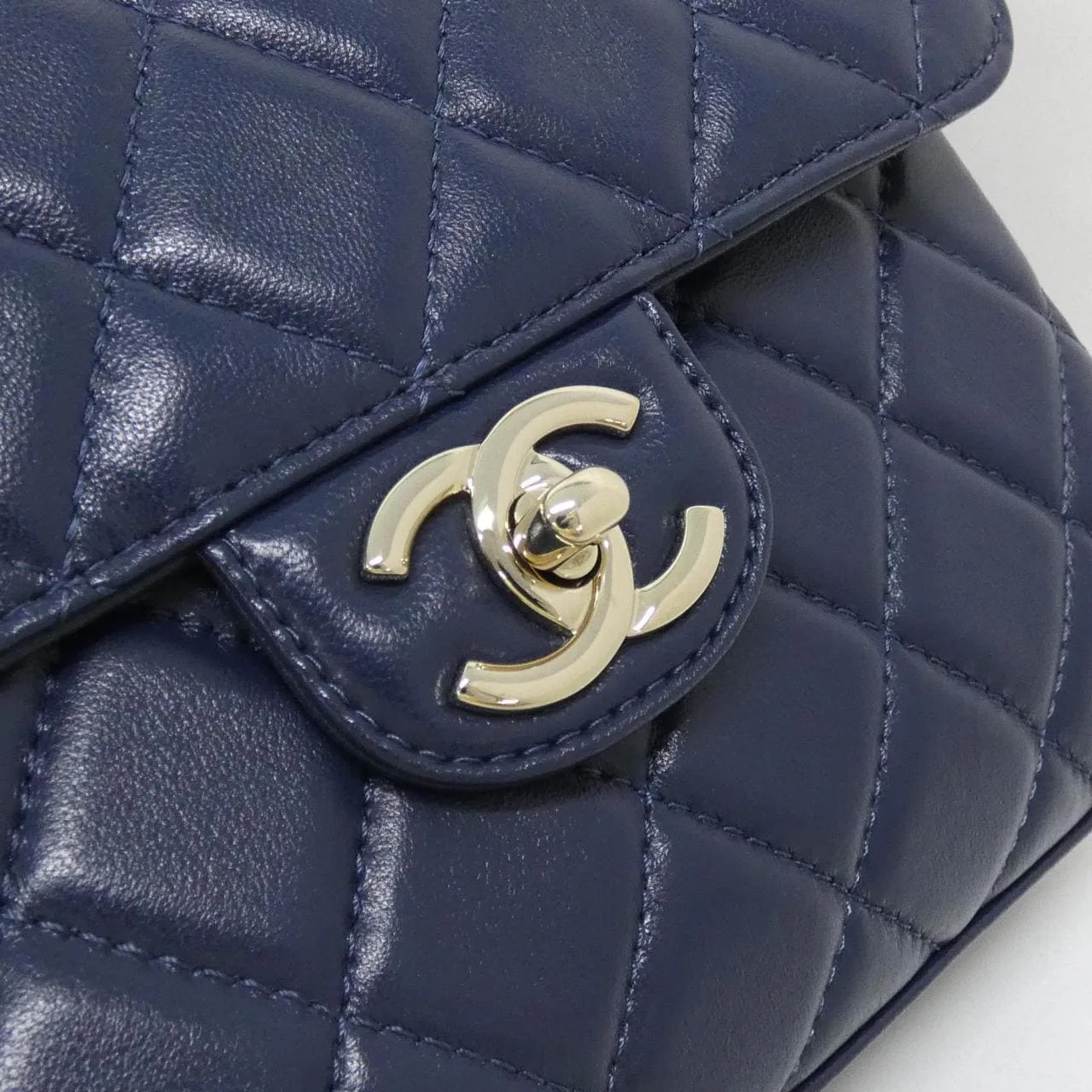 CHANEL AS5112 Handbag Lambskin Navy Lambskin Rank A - Thumbnail 4